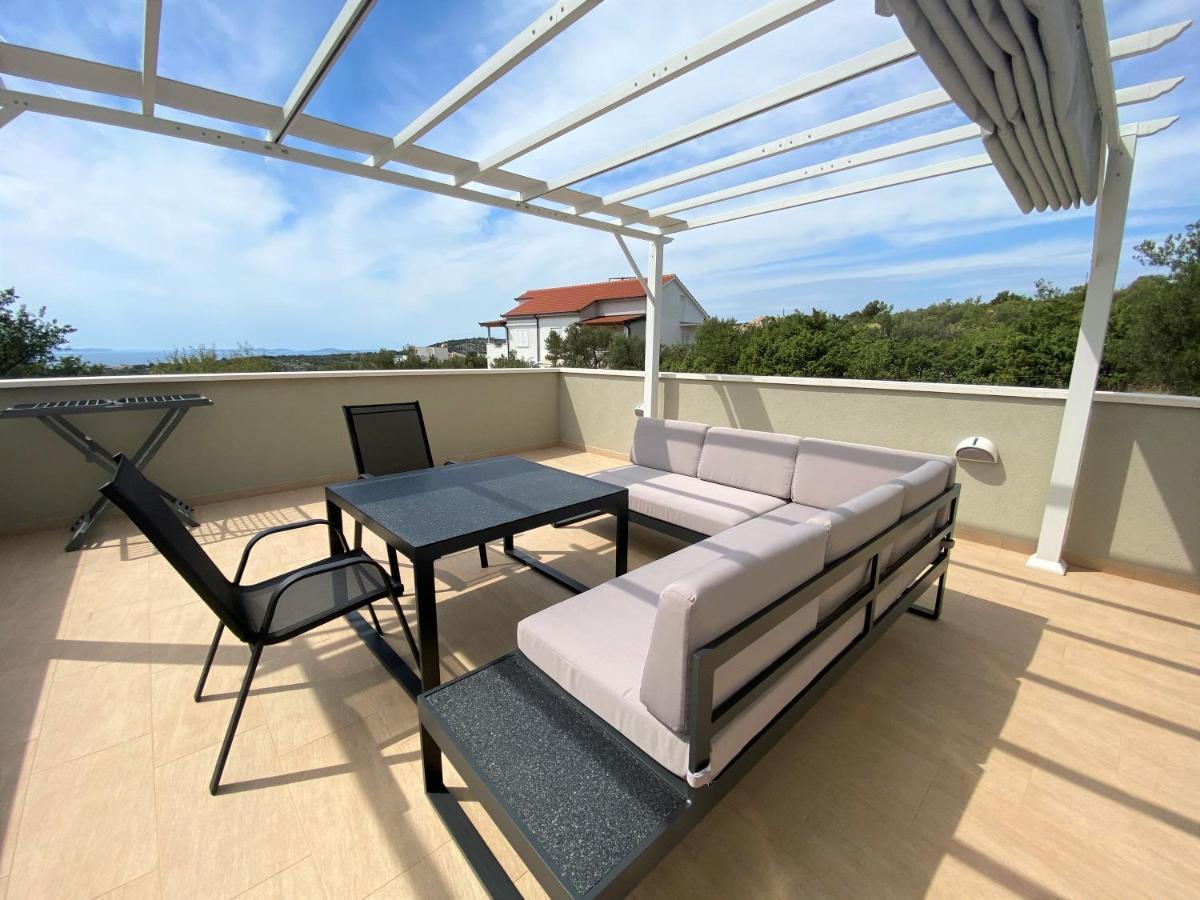 Apartments Carpe Diem Primosten Bagian luar foto