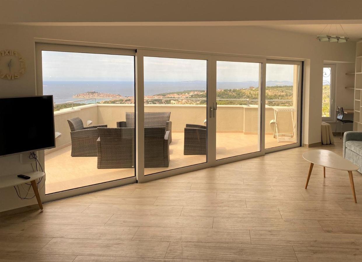 Apartments Carpe Diem Primosten Bagian luar foto