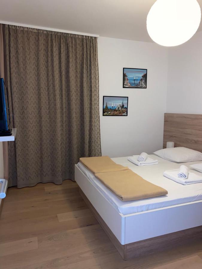 Apartments Carpe Diem Primosten Bagian luar foto