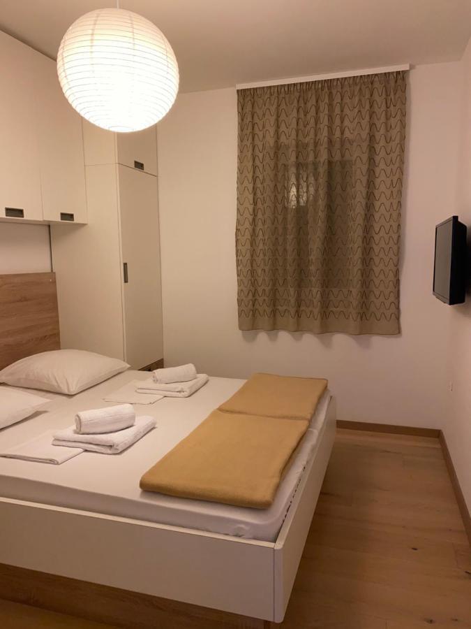 Apartments Carpe Diem Primosten Bagian luar foto