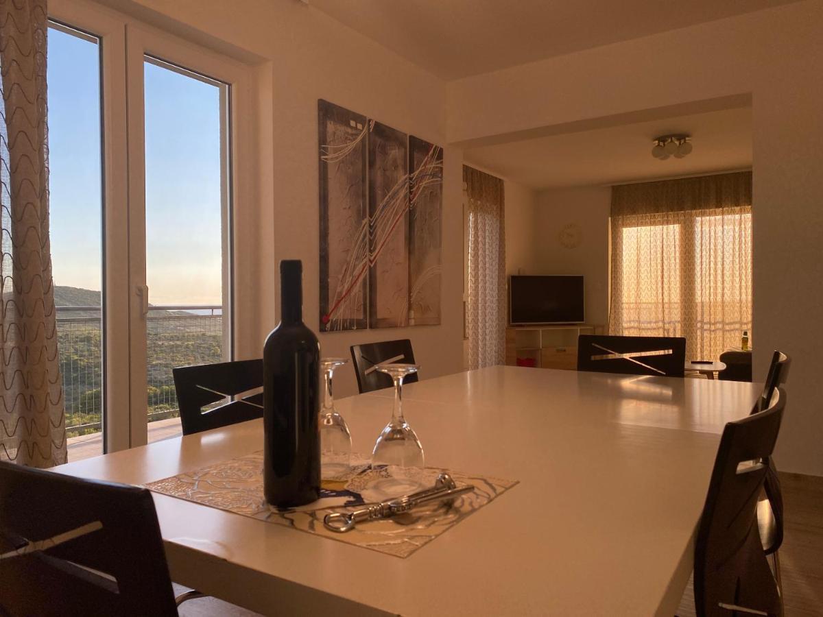 Apartments Carpe Diem Primosten Bagian luar foto