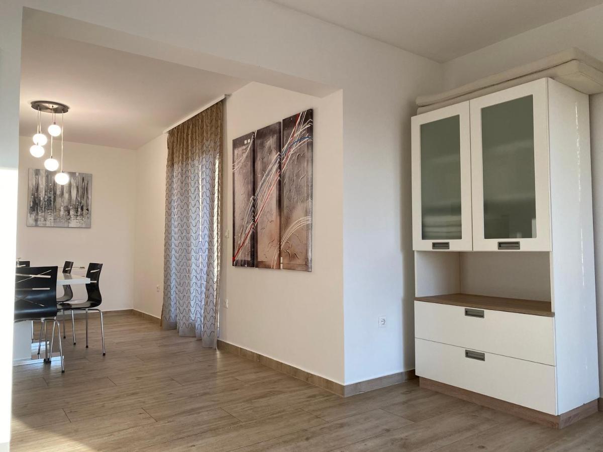 Apartments Carpe Diem Primosten Bagian luar foto