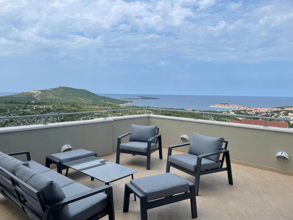 Apartments Carpe Diem Primosten Bagian luar foto