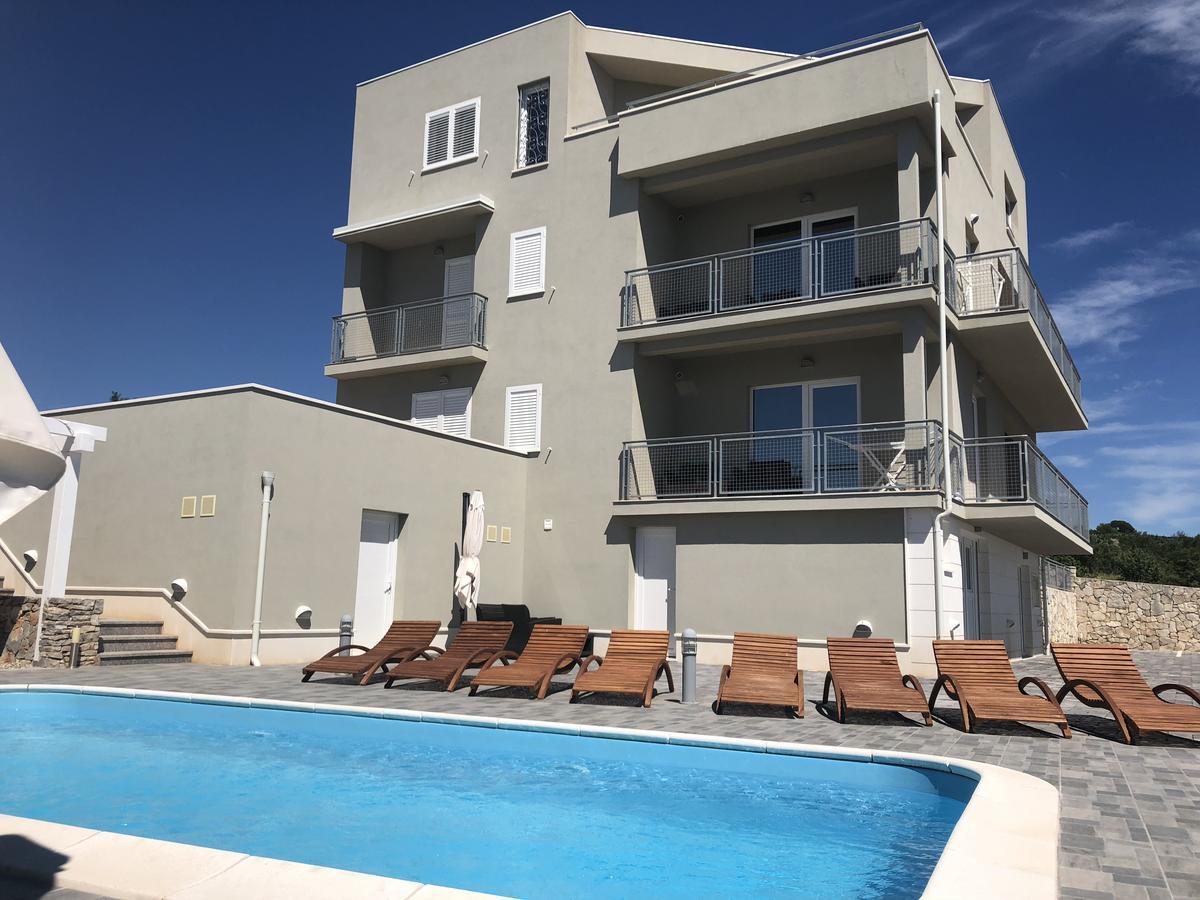 Apartments Carpe Diem Primosten Bagian luar foto